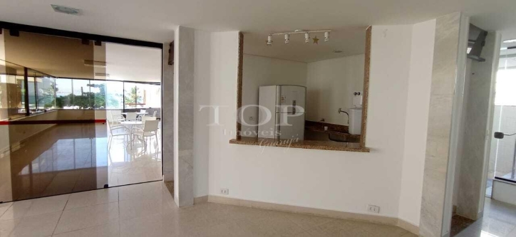 Apartamento à venda com 4 quartos, 215m² - Foto 1