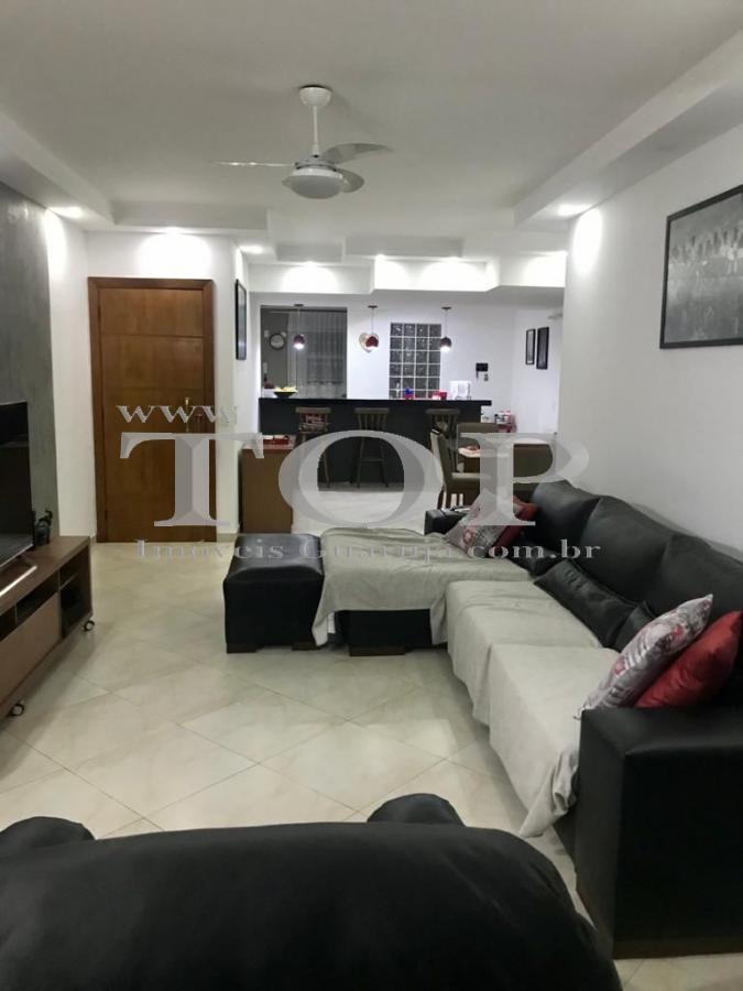 Apartamento à venda com 3 quartos, 140m² - Foto 2