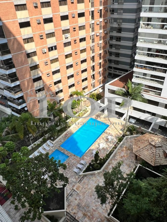 Apartamento à venda com 4 quartos, 220m² - Foto 1