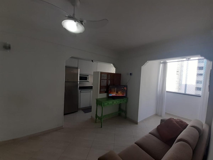 Apartamento à venda com 2 quartos, 70m² - Foto 2