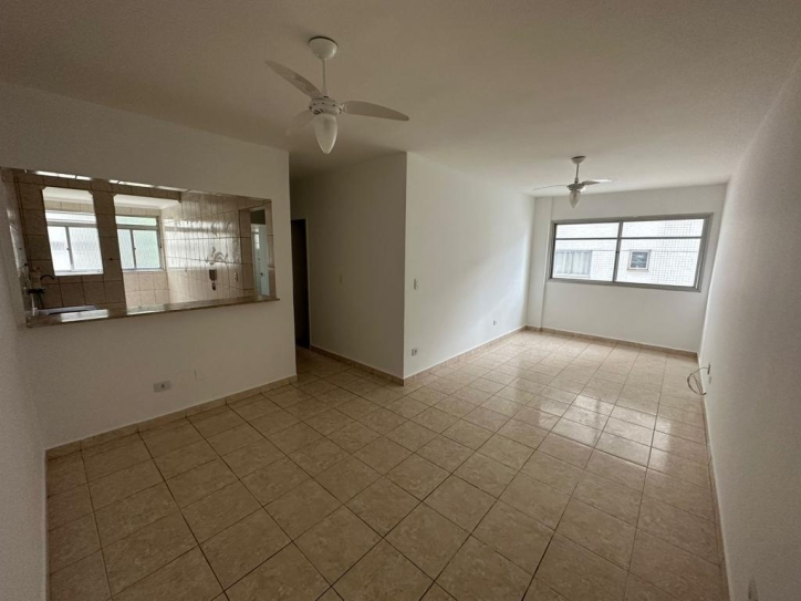 Apartamento à venda com 2 quartos, 70m² - Foto 1