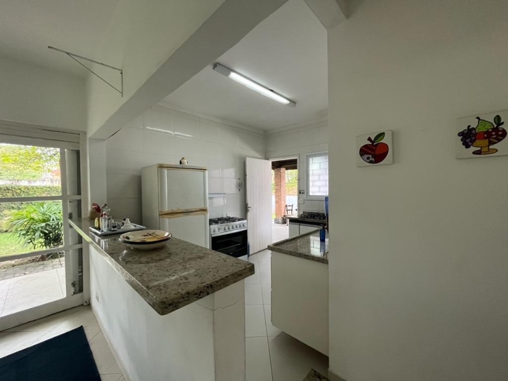 Casa à venda com 3 quartos, 800m² - Foto 16