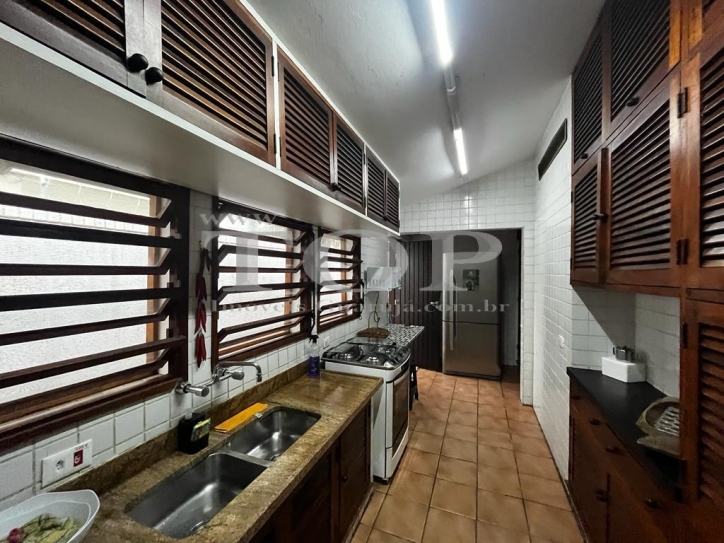 Casa à venda com 4 quartos, 320m² - Foto 19