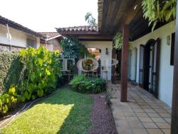 Casa para Venda em Guarujá - 4