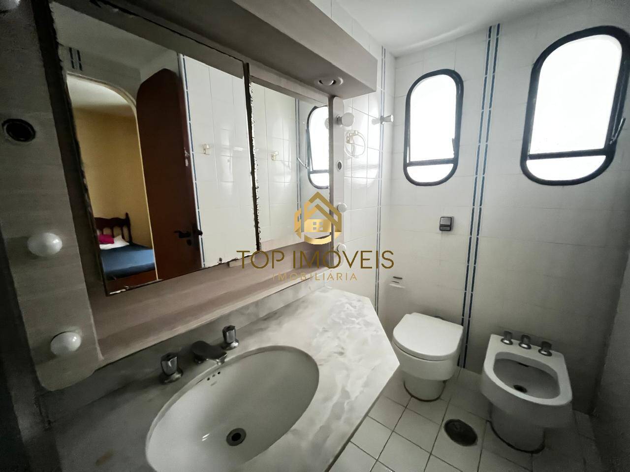 Apartamento à venda com 3 quartos, 220m² - Foto 9